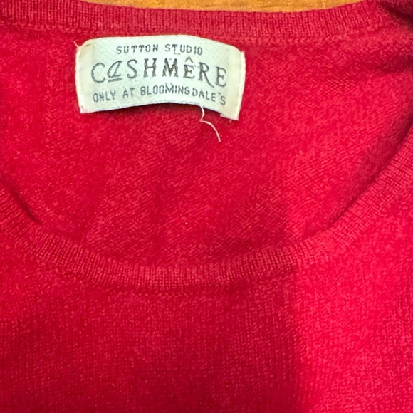Sutton Studio Women’s Red Cashmere Sweater. Size Medium. PTP 21.5” - Picture 2 of 3